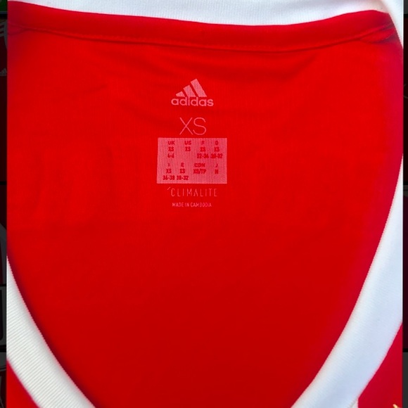 Bayern Munich 17/18 home jersey - Picture 3 of 7